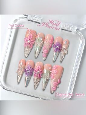 NailPhoria Stiletto Press-On Nail Set - Soft Petals